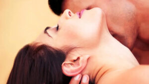 a men kissing a women